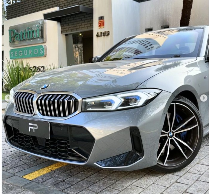 BMW 320i M SPORT 4