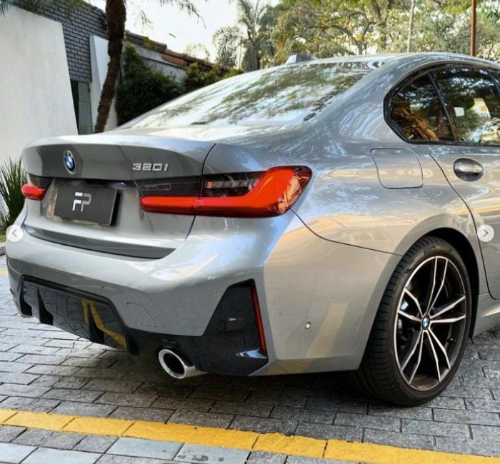 BMW 320i M SPORT 6