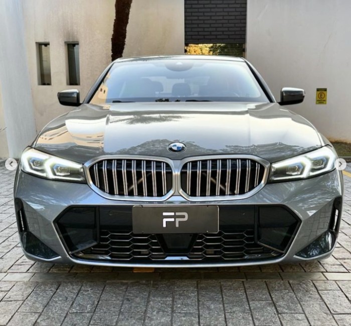 BMW 320i M SPORT 7
