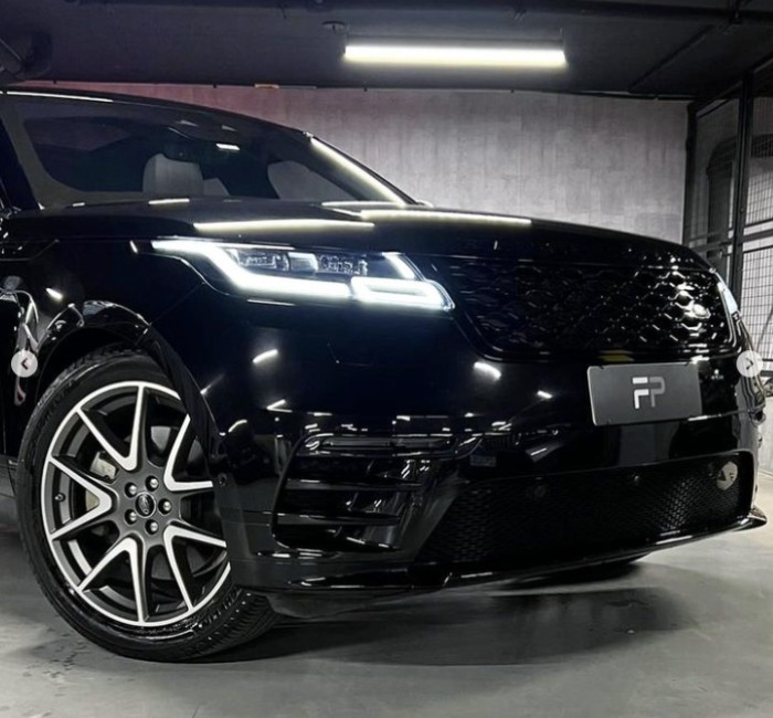 Velar R-Dynamic 3