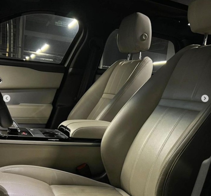 Velar R-Dynamic 7