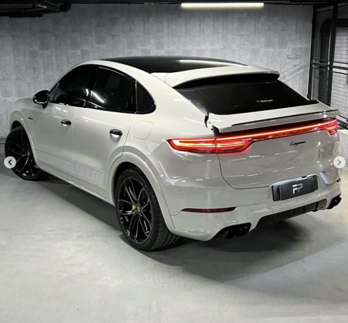 Cayenne Coupé 3.0 E-Hybrid S - 1